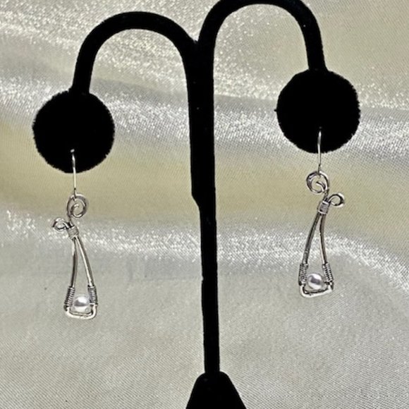❤️Dangle Wire Earrings with Pearl at the Bottom / E130 - Picture 1 of 3